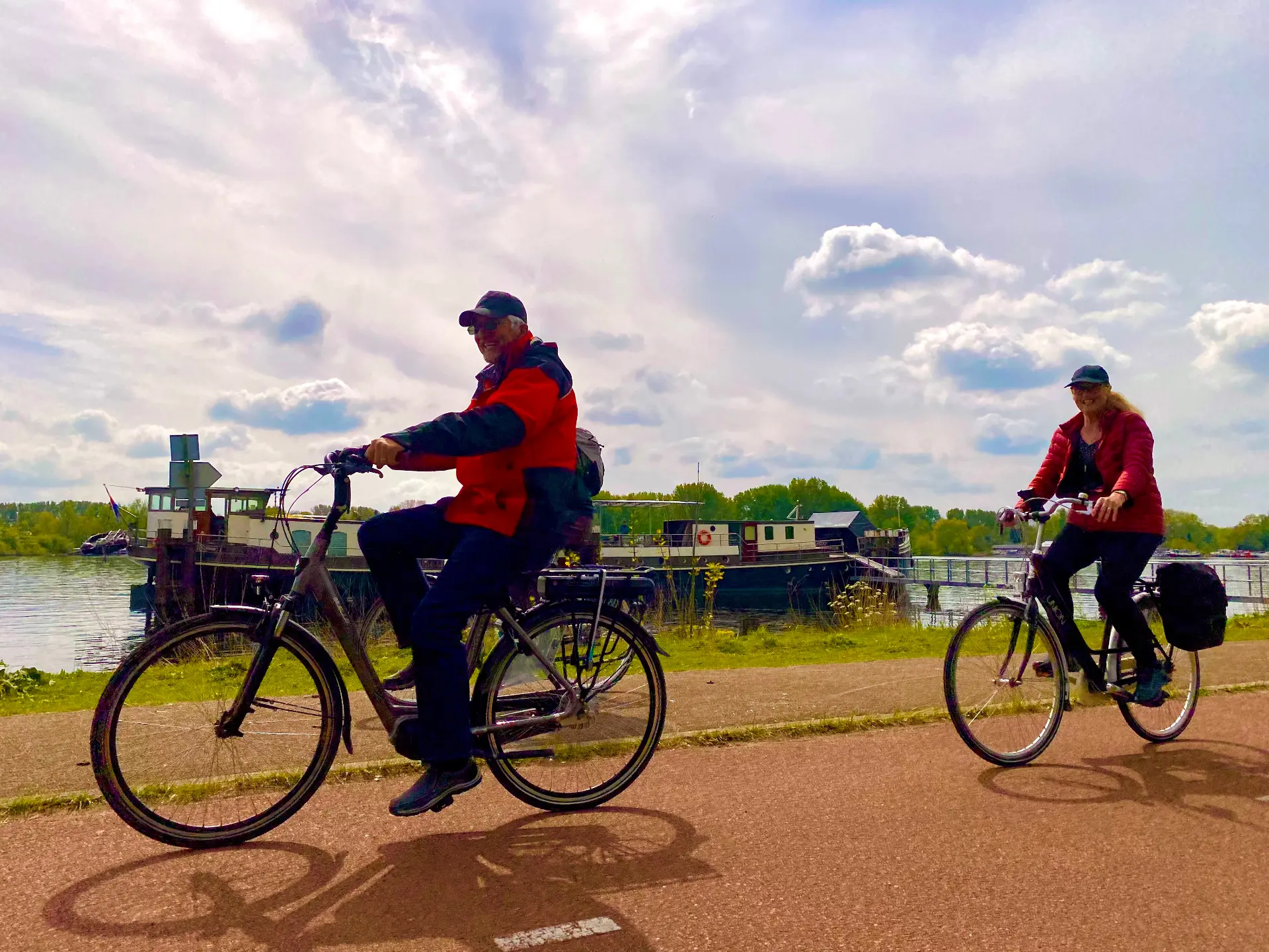 Fietsen tijdens een vaarvakantie in Nederland